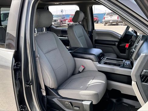 Used 2017 Ford F150 XLT w/ Equipment Group 302A Luxury image 9