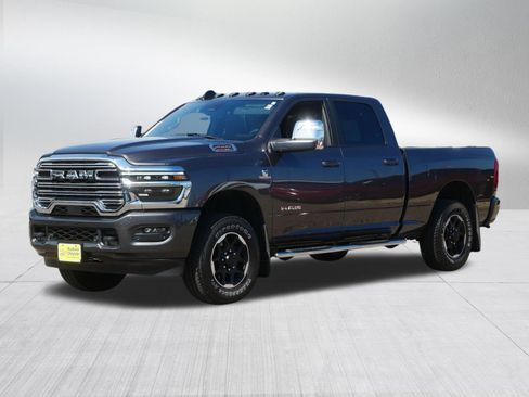 Used 2025 RAM 2500 Laramie AWD/4WD image 3