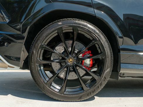 Used 2020 Lamborghini Urus image 34