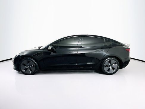 Used 2021 Tesla Model 3 Standard Range Plus image 4