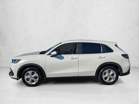 Used 2023 Honda HR-V LX image 9