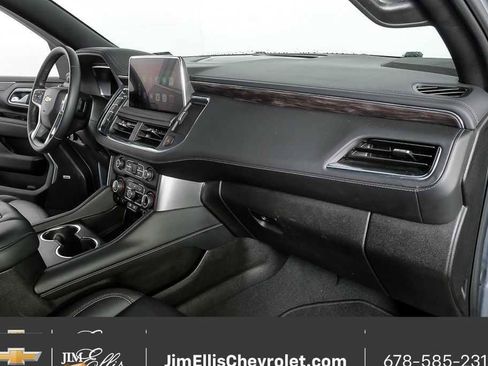 Certified 2024 Chevrolet Suburban LT RWD image 24