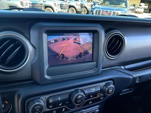 Used 2021 Jeep Wrangler Unlimited Sport image 22