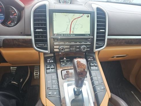 Used 2016 Porsche Cayenne S AWD/4WD image 18
