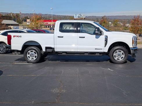 New 2026 Ford F250 XLT w/ FX4 Off-Road Package AWD/4WD image 5