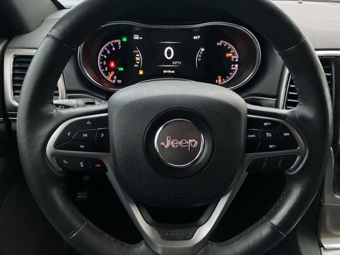 Used 2018 Jeep Grand Cherokee Limited image 15
