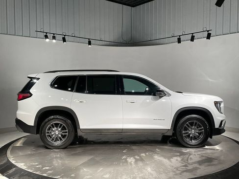 Used 2025 GMC Acadia Elevation image 10