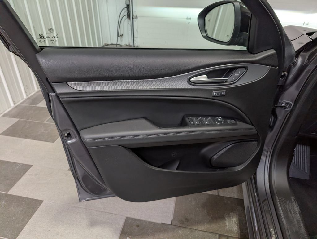 Used 2024 Alfa Romeo Stelvio Ti AWD/4WD image 13