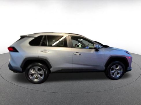 Used 2025 Toyota RAV4 XLE image 16
