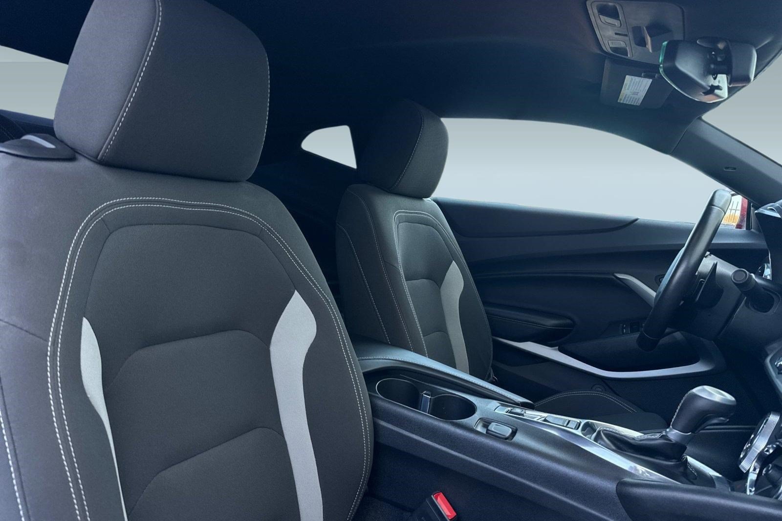 Used 2016 Chevrolet Camaro LT RWD image 26