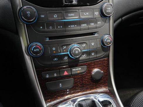 Used 2013 Chevrolet Malibu Eco w/ Power Convenience Package FWD image 19