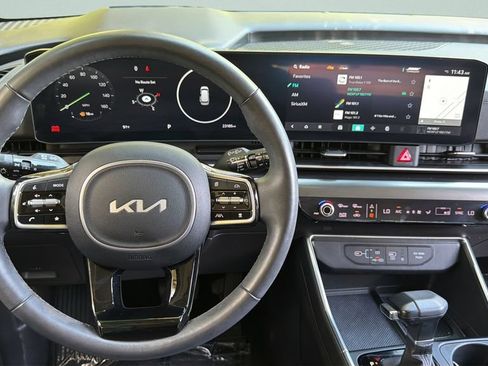Used 2025 Kia Carnival SX Prestige FWD image 20