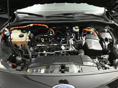 Used 2021 Ford Escape SE w/ SE Sport Appearance Package image 35