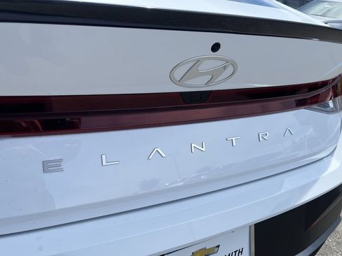 Used 2025 Hyundai Elantra Sport FWD image 28