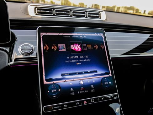 Used 2023 Mercedes-Benz S 580 4MATIC Sedan w/ AMG Line image 60