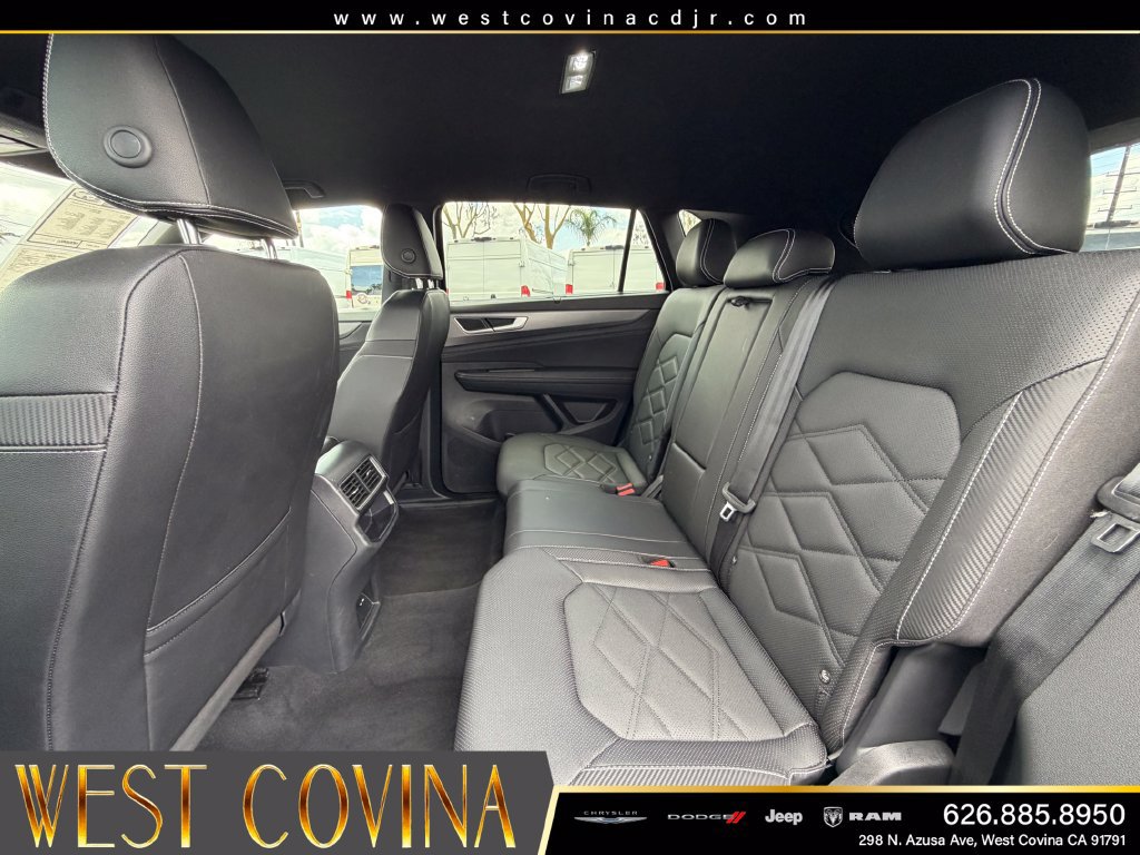 Used 2025 Volkswagen Atlas Cross Sport SE AWD/4WD image 26