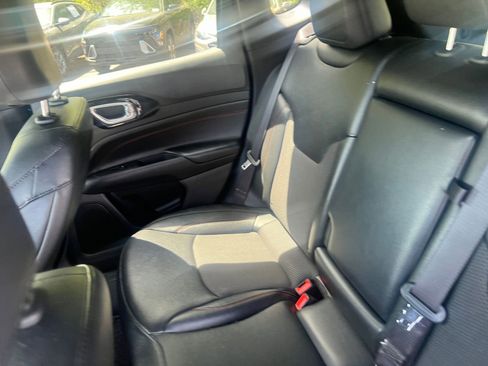 Used 2025 Jeep Compass Trailhawk image 34