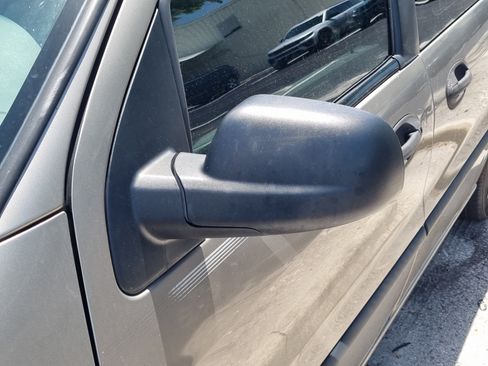 Used 2005 Ford Freestar S FWD image 6