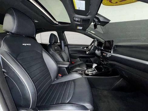 Used 2023 Kia Forte GT-Line w/ GT-Line Premium Package image 13