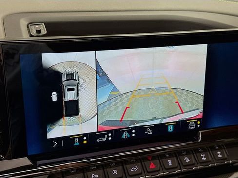 Used 2023 Chevrolet Silverado 1500 ZR2 w/ Technology Package image 13