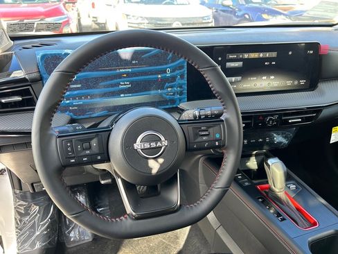 New 2025 Nissan Kicks SR image 5