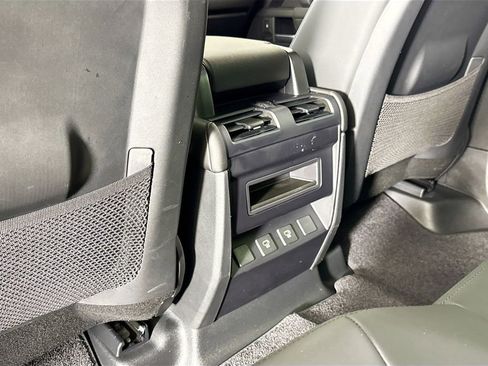 Used 2025 Land Rover Defender 110 X-Dynamic SE image 16