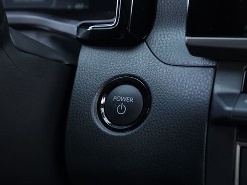 Used 2025 Toyota Camry LE image 14