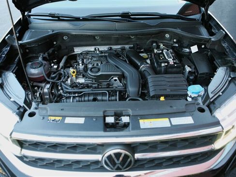 Used 2022 Volkswagen Taos SEL w/ Panoramic Sunroof Package AWD/4WD image 7