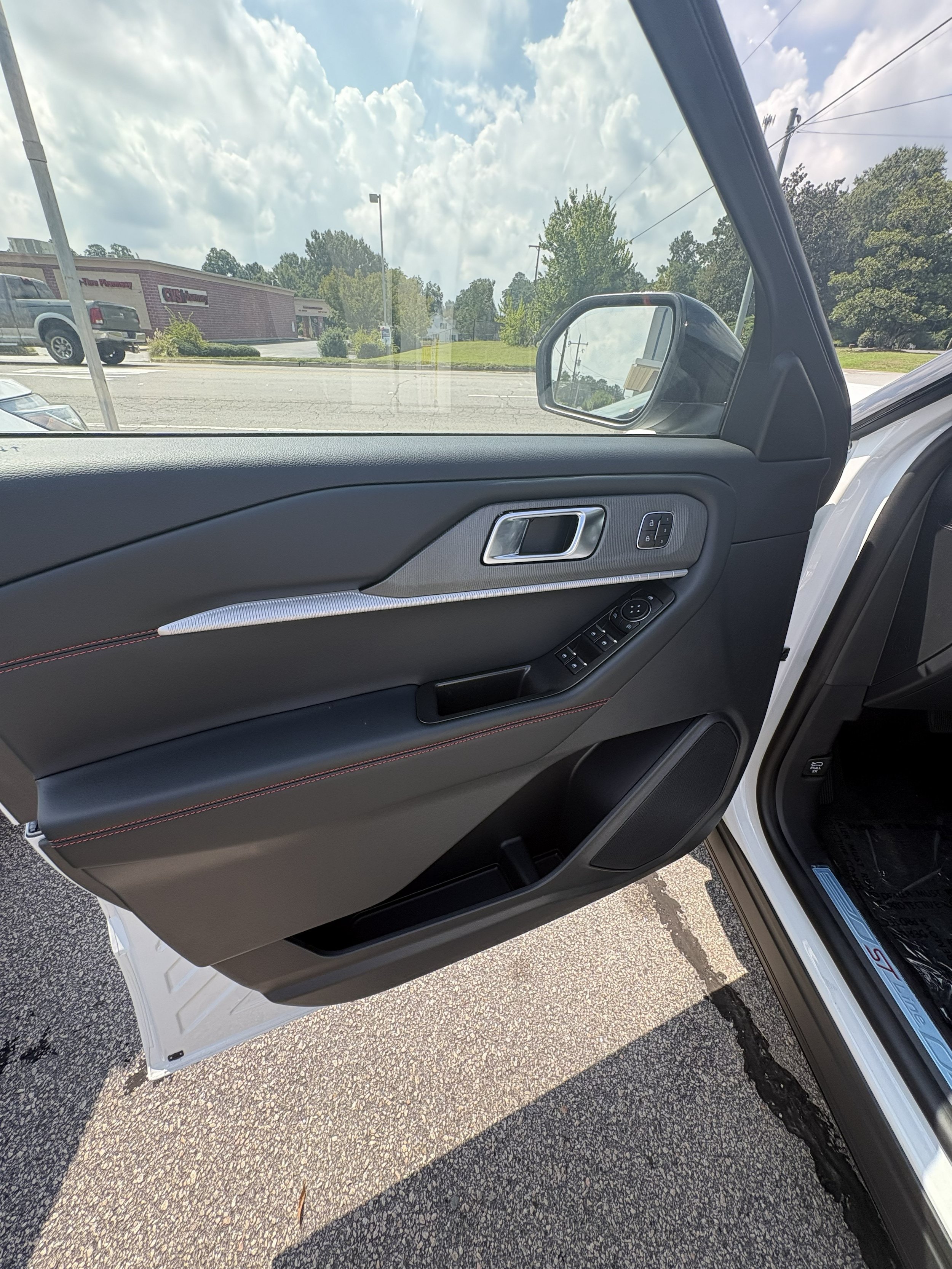 New 2026 Ford Explorer ST-Line w/ ST-Line Street Pack RWD image 10