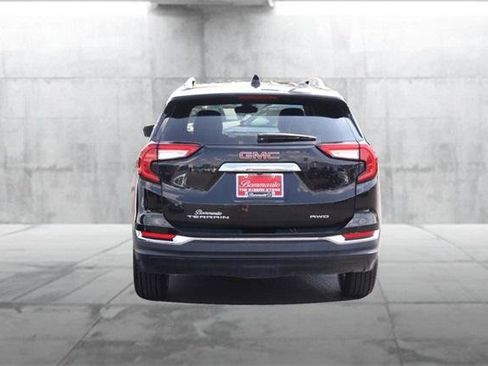 Used 2024 GMC Terrain SLT image 6