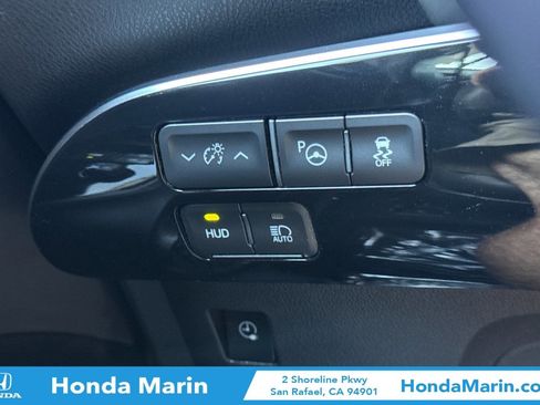 Used 2021 Toyota Prius Prime Limited FWD image 33