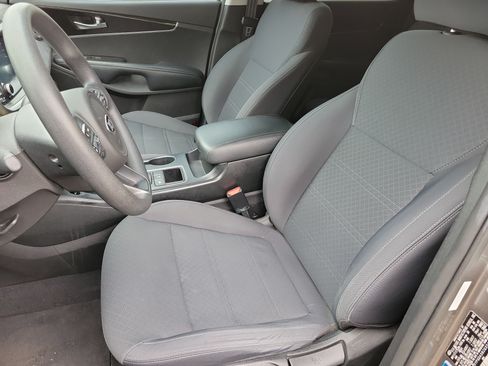 Used 2018 Kia Sorento AWD image 4