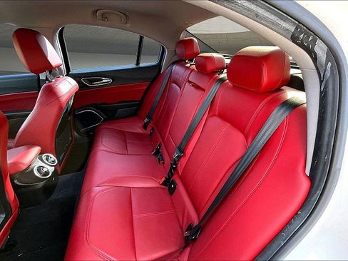 Used 2019 Alfa Romeo Giulia w/ Nero Edizione RWD image 22