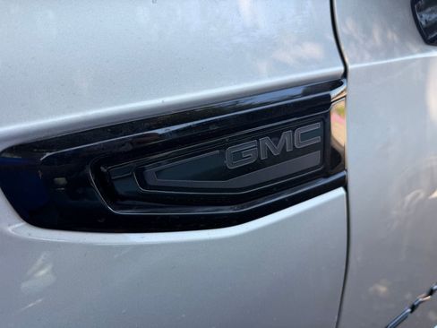 Used 2023 GMC Yukon Denali AWD/4WD image 6