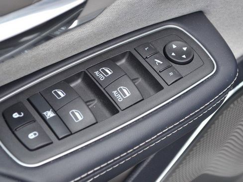 Used 2022 RAM 1500 Limited image 13