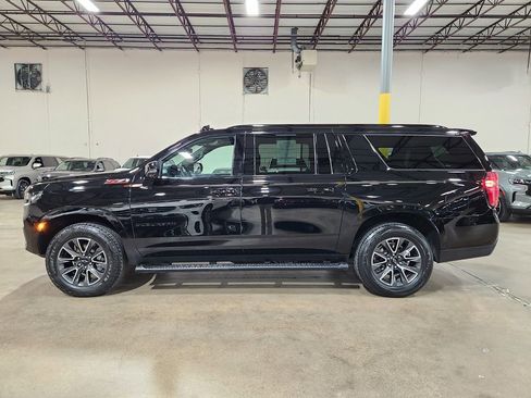 Used 2023 Chevrolet Suburban Z71 w/ Luxury Package image 7