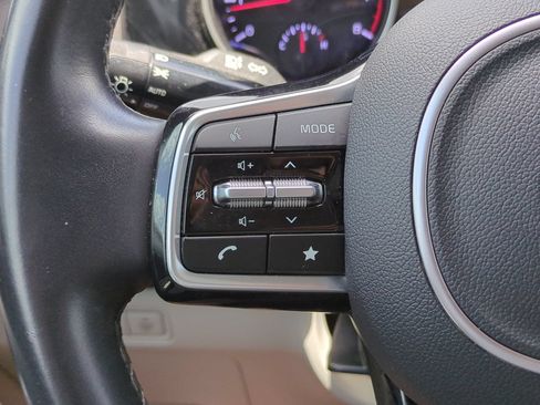 Certified 2024 Kia Carnival EX FWD image 25