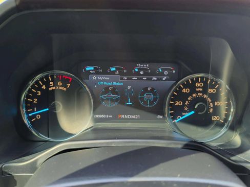 Used 2016 Ford F150 Platinum w/ Equipment Group 701A Luxury AWD/4WD image 21