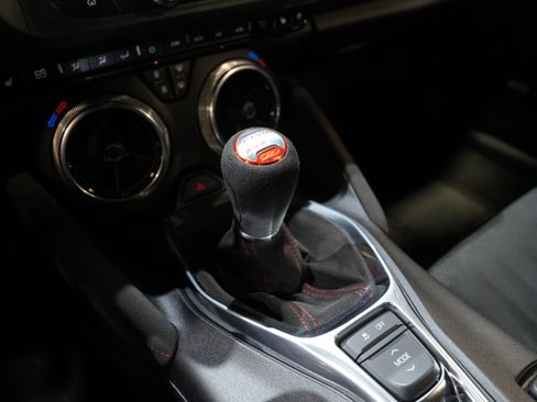 Used 2021 Chevrolet Camaro ZL1 RWD image 41