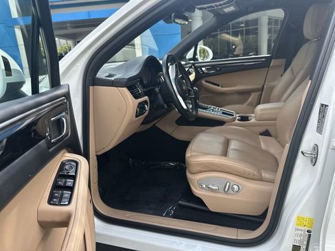 Used 2020 Porsche Macan AWD/4WD image 22