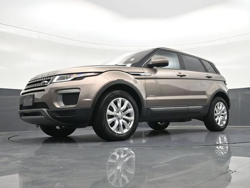 Used 2017 Land Rover Range Rover Evoque SE AWD/4WD image 22