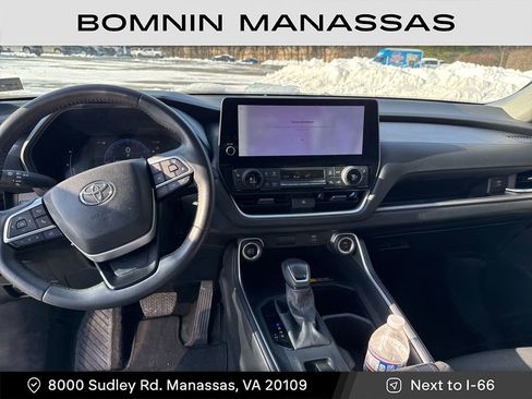 Used 2024 Toyota Grand Highlander XLE image 6