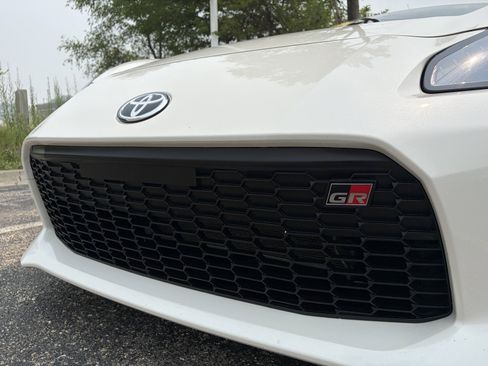 Used 2023 Toyota GR86 Premium w/ ALL Weather Mat Package (TMS) RWD image 34