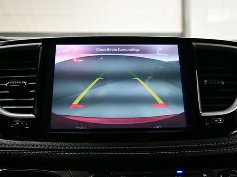 Used 2022 Chrysler Pacifica Touring-L AWD/4WD image 23
