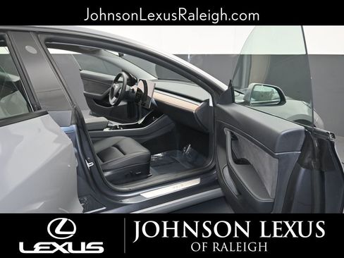 Used 2020 Tesla Model 3 Standard Range Plus image 12