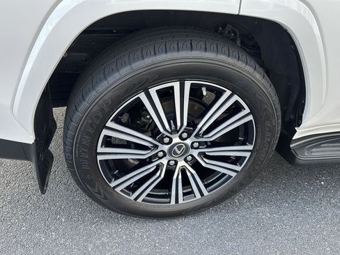 Used 2023 Lexus LX 600 4WD w/ Luxury Package image 36