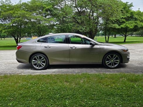 Used 2022 Chevrolet Malibu LT FWD image 7