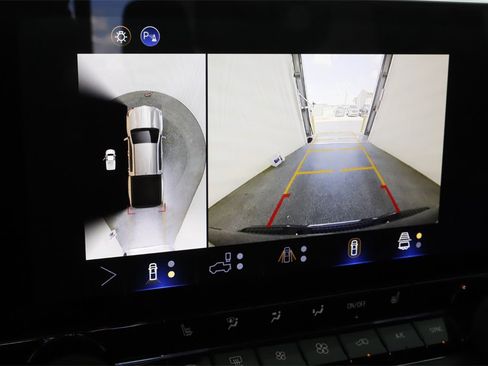 Used 2025 Chevrolet Colorado Z71 w/ Technology Package image 23