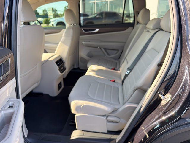 Used 2024 Volkswagen Atlas SEL AWD/4WD image 30