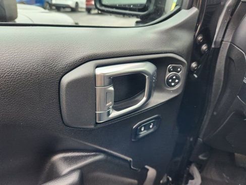 Used 2025 Jeep Wrangler Unlimited Rubicon w/ XTREMEE 35" Tire Package image 10